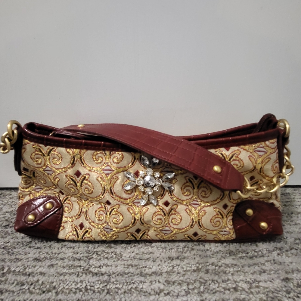 Apt. 9 Purse Burgundy Gold Tapestry Faux Alligator w/chain strap & rhine…